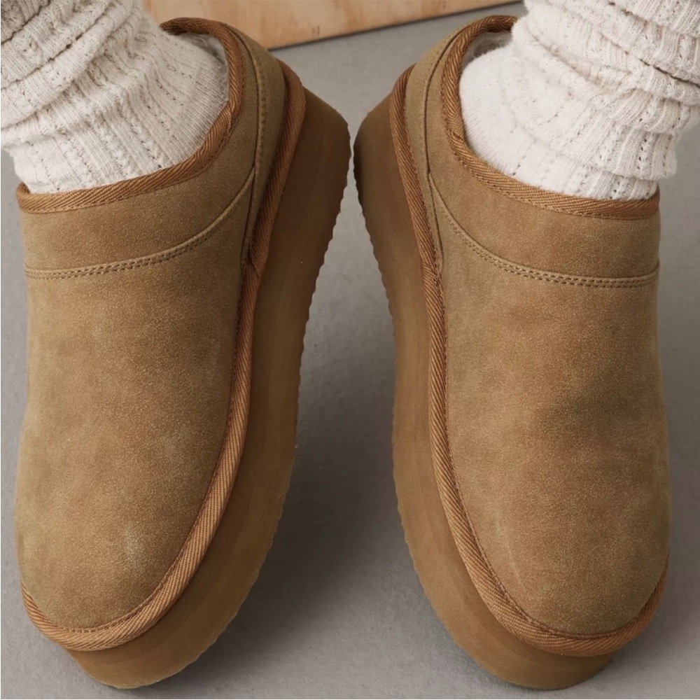 AE The Hangout Slip-On Slippers